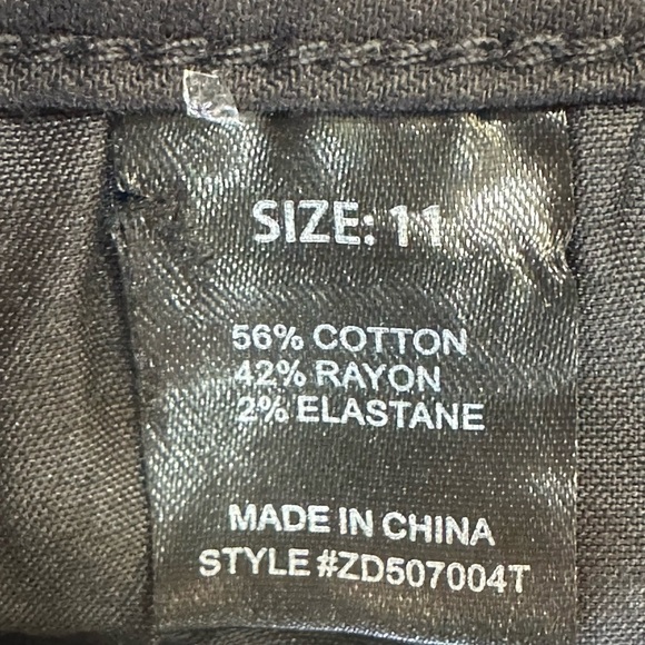 FASHION NOVA Tall Women ‘s Black 5 Pocket Skinny Style Jeans Size 11 Stretchy - Picture 7 of 7